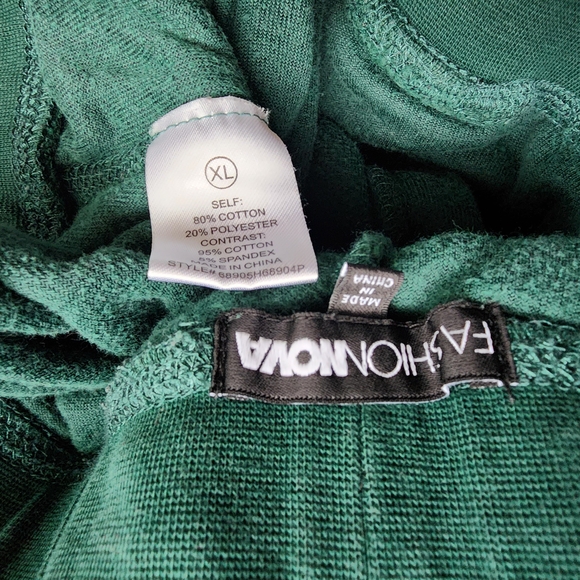 Fashion Nova Emerald Velour Jogger Set - Picture 4 of 4